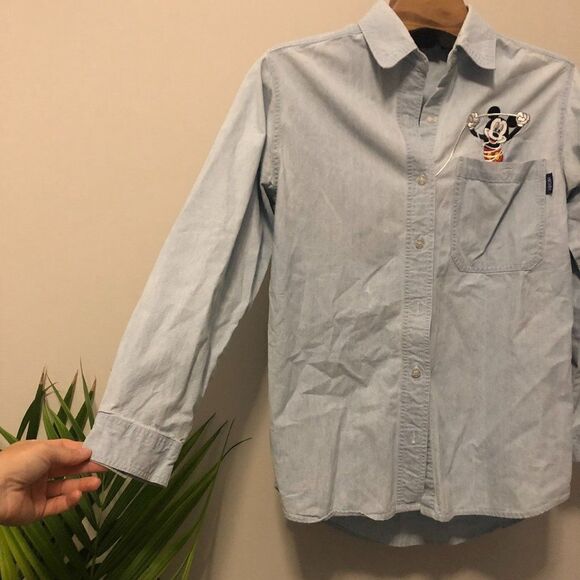 VINTAGE MICKEY MOUSE LIGHT WASH BUTTON DOWN - Picture 4 of 7